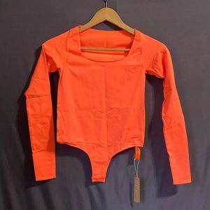 SKIMS Essential Long Sleeve Scoop Neck Bodysuit